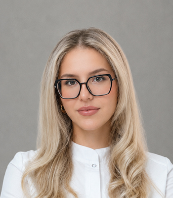 Специалисты Тимофеева Ульяна Владимировна Врач-стоматолог