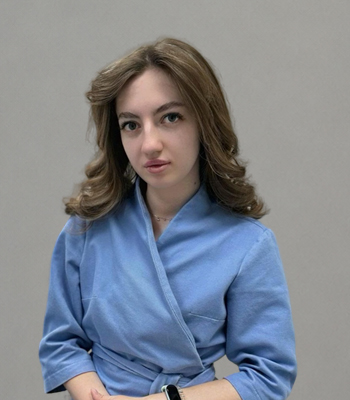 Специалисты Ялалова Алина Артуровна Врач-стоматолог